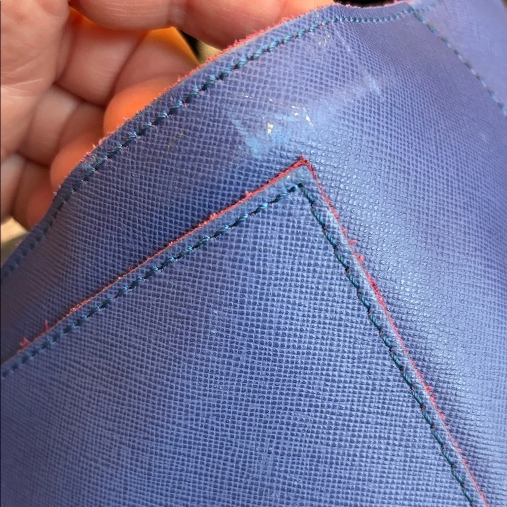 Innue Genuine Italian leather cornflower blue Stylish top zip Handbag.